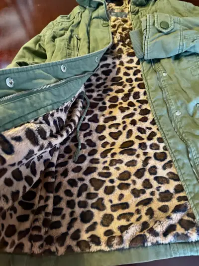 Parka verde militar con forro de leopardo - miniatura 2