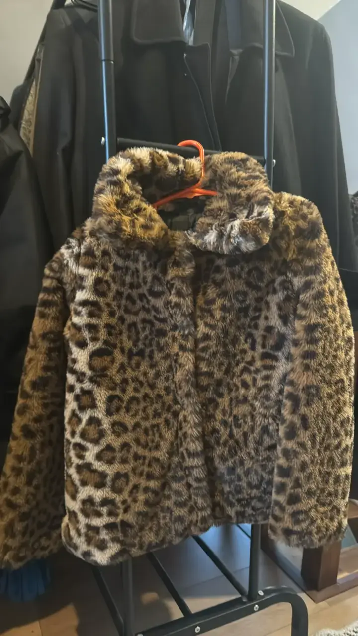 Chaqueta de piel con estampado animal print - 1