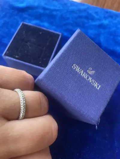 Anillo Swarovski con cristales brillantes - miniatura 2
