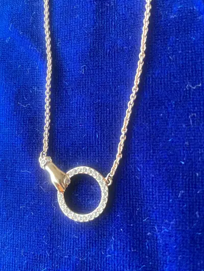 Collar Swarovski dorado con colgante circular - miniatura 2
