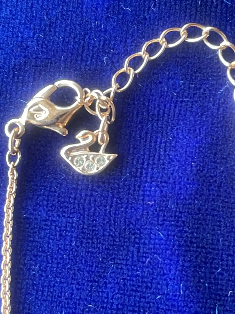 Collar Swarovski dorado con colgante circular - 4