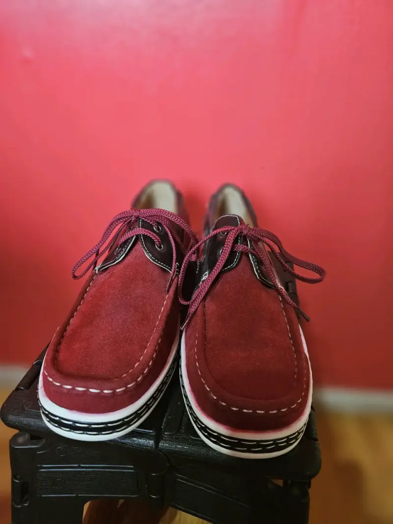 Zapatos náuticos de gamuza burdeo para hombre - 2
