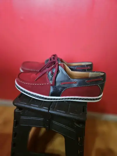 Zapatos náuticos de gamuza burdeo para hombre - miniatura 3