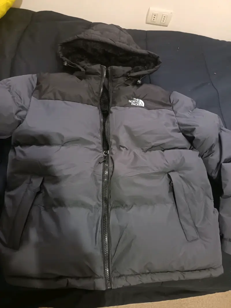 Chaqueta The North Face gris acolchada - 2