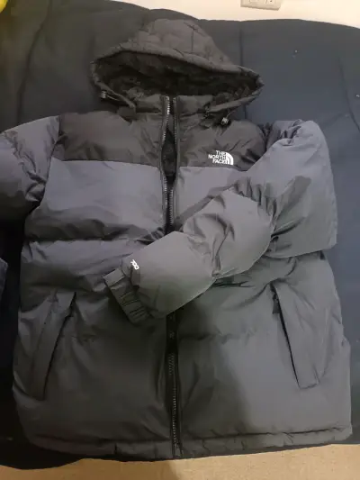 Chaqueta The North Face gris acolchada - miniatura 3
