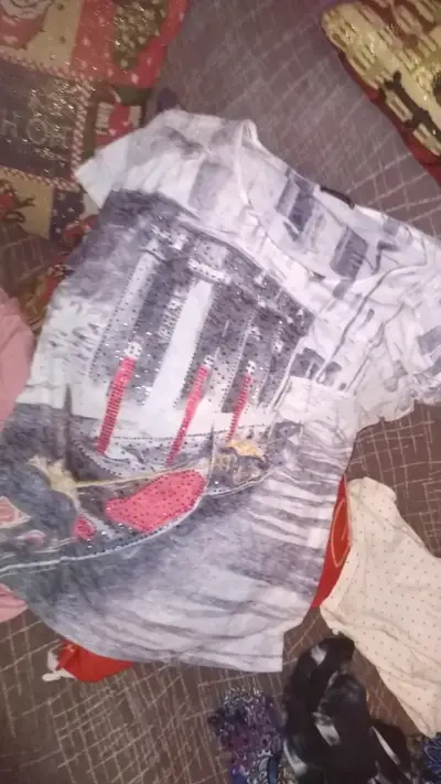 Polera estampada con diseño de góndola - miniatura 2