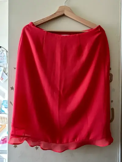 Blusa roja de mujer con botones Studio C - miniatura 3