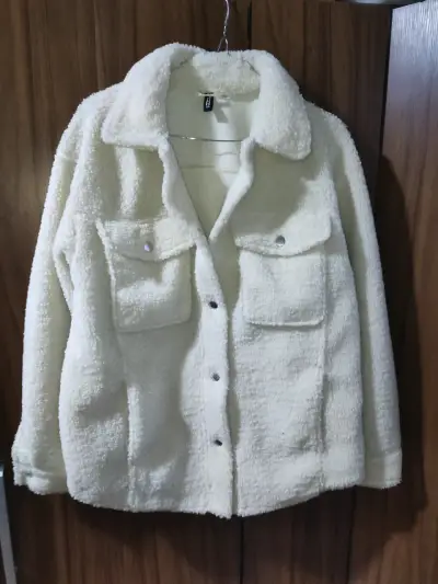 Chaqueta de lana sintética color crema - miniatura 2