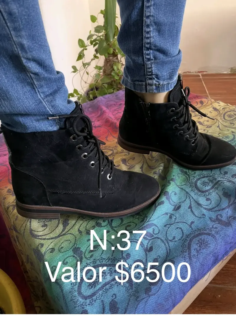 Botines negros de gamuza talla 37