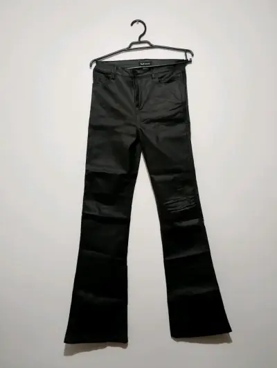 Pantalones de cuero sintético negro - miniatura 1