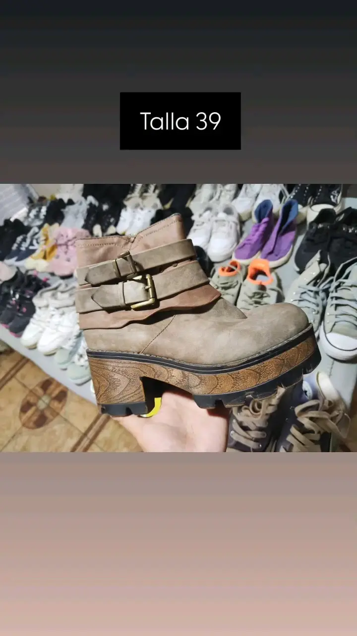 Botines de cuero con hebillas talla 39