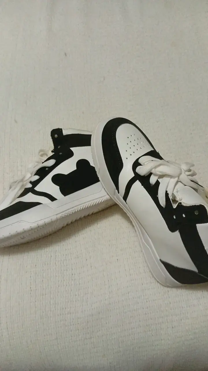 Zapatillas deportivas blancas y negras unisex - 3