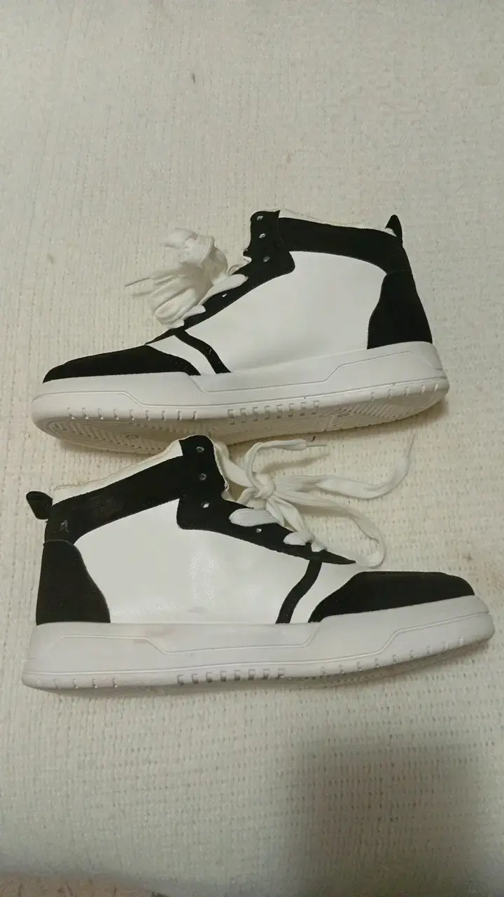 Zapatillas deportivas blancas y negras unisex - 5