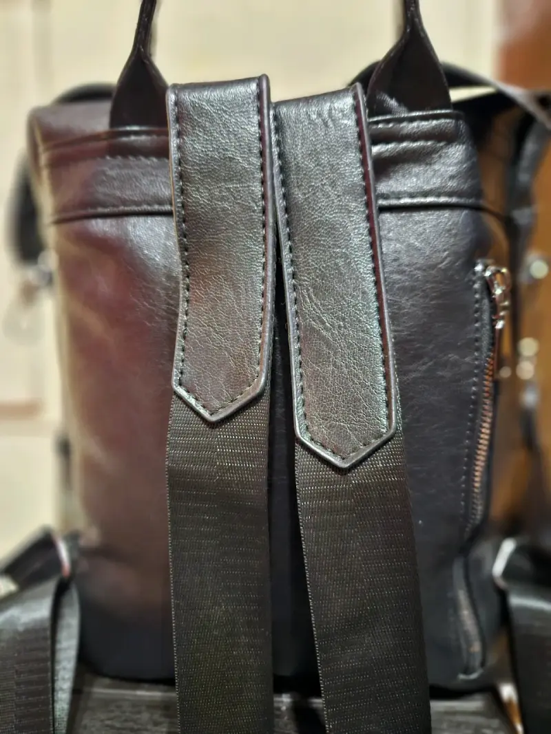 Mochila/ Cartera, eco cuero negra con bolsillos - 3