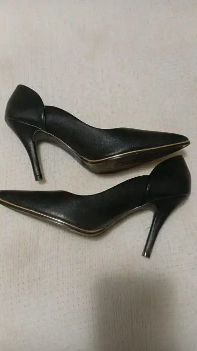 Zapatos de tacón negro Vizzano elegantes - miniatura 4