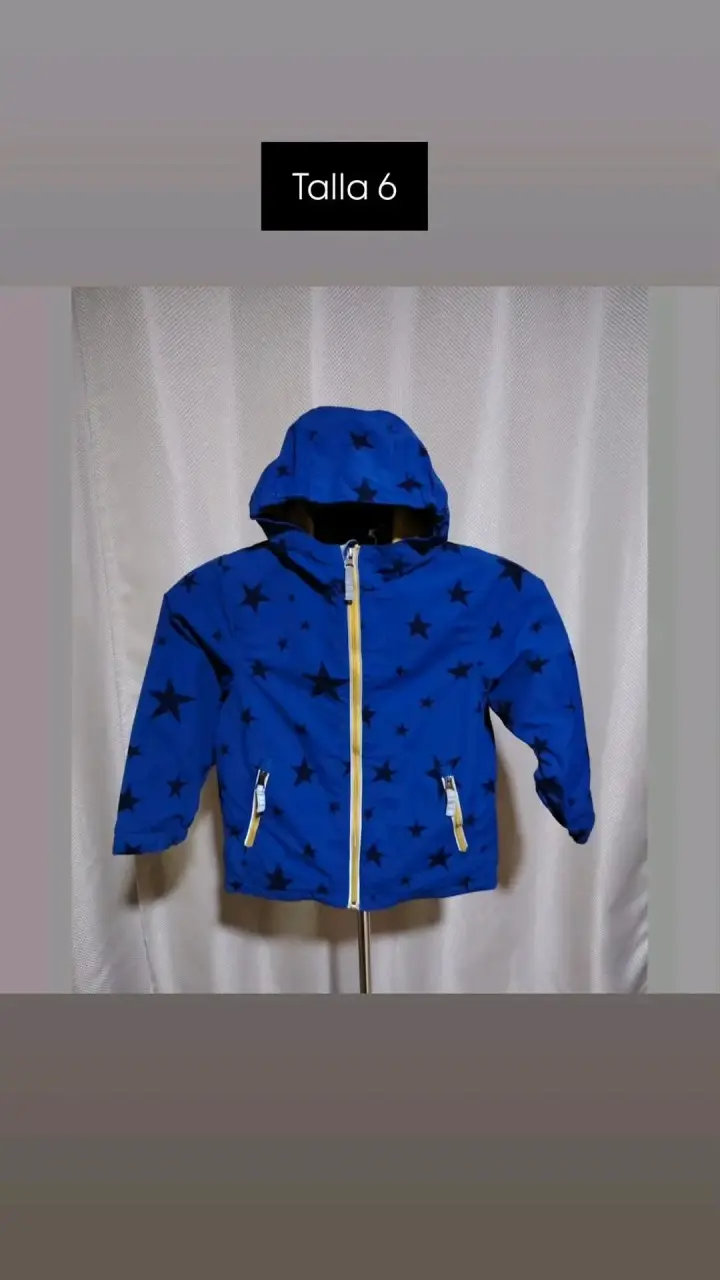 Chaqueta azul con capucha para niño talla 6