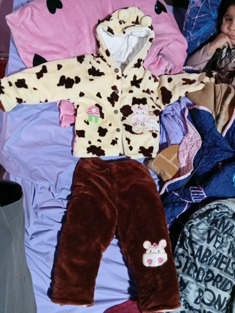 Conjunto infantil de invierno con diseño de vaca