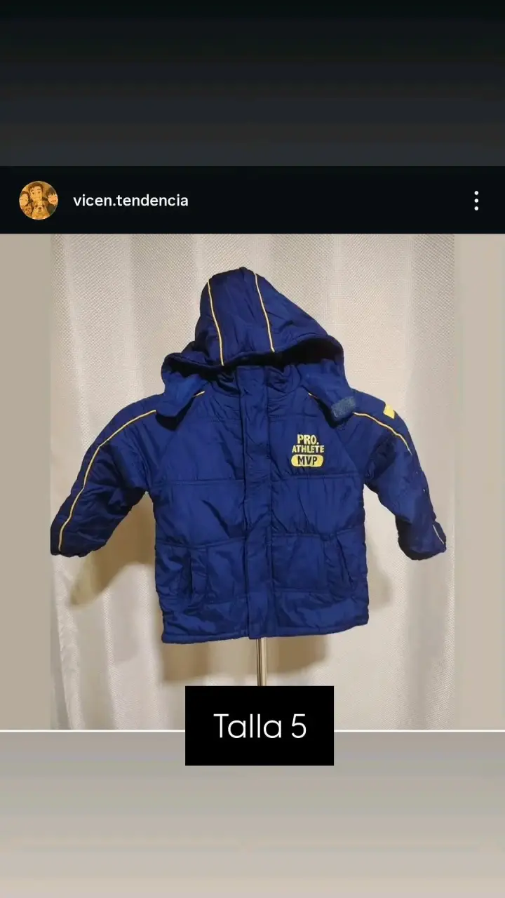 Chaqueta azul para niño con capucha talla 5