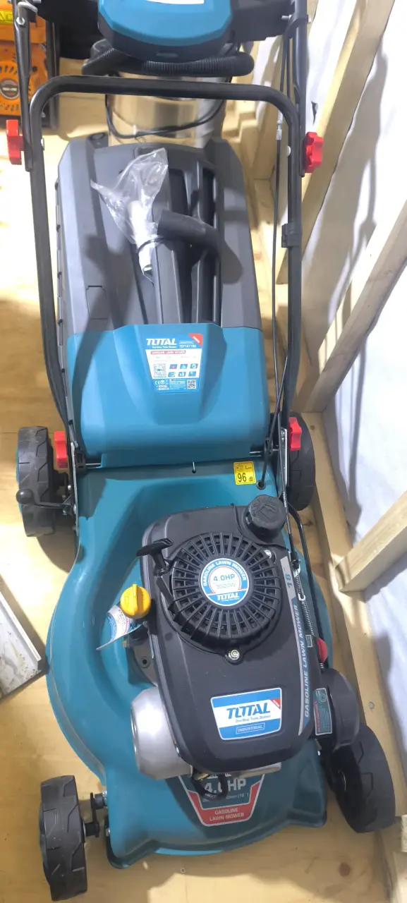 Cortacésped a gasolina Total 4.0HP 3000W - 1