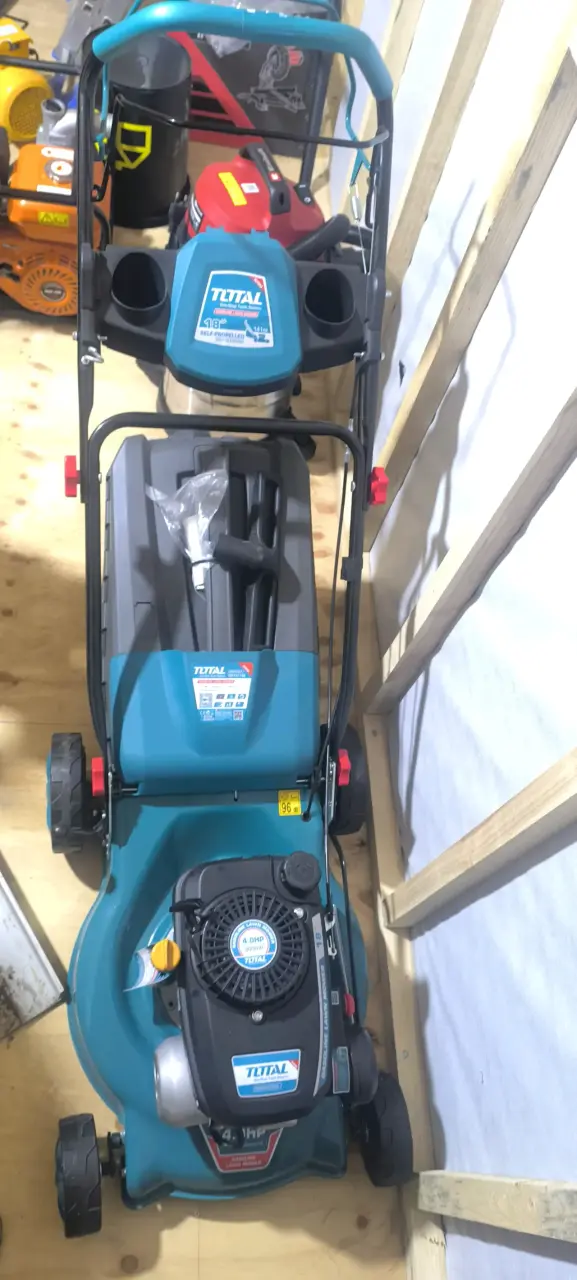 Cortacésped a gasolina Total 4.0HP 3000W - 2