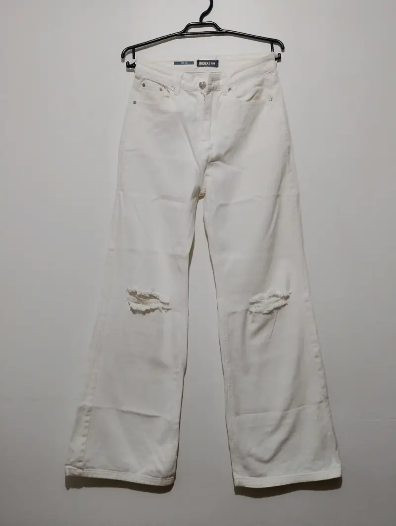 Jeans blancos de mujer en buen estado