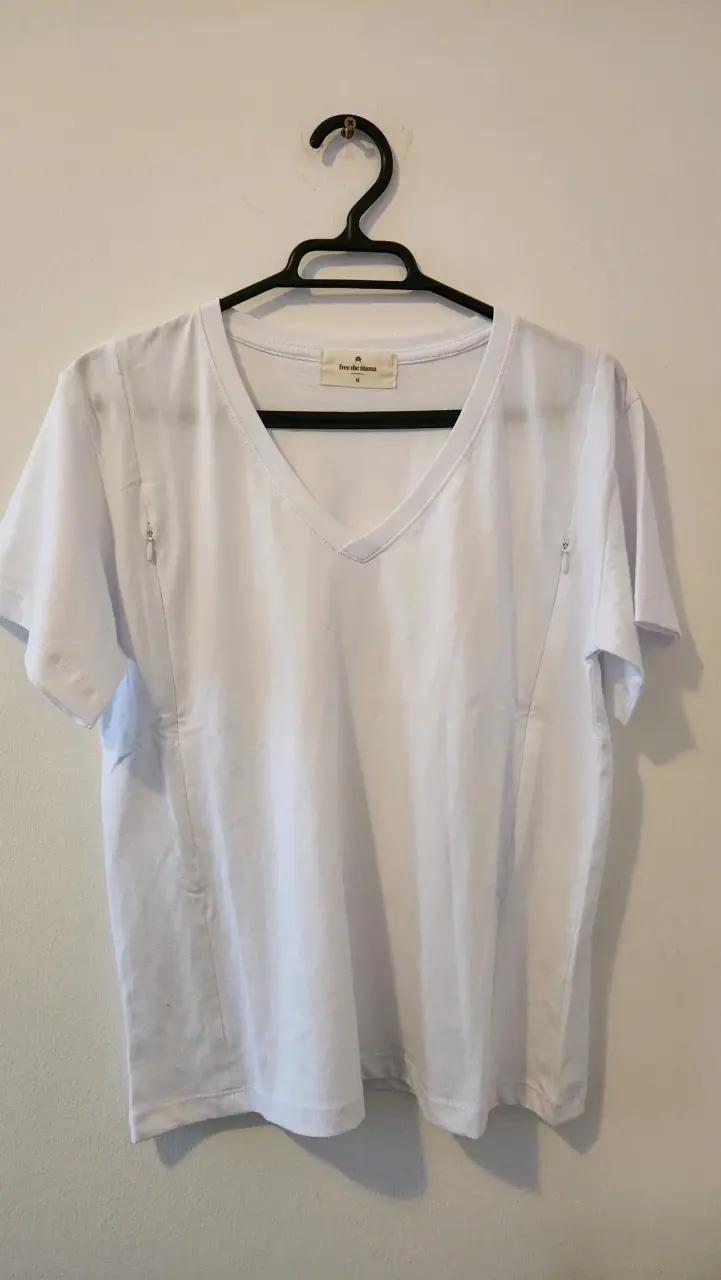 Polera de lactancia Free the Mäma - Cuello V - 1