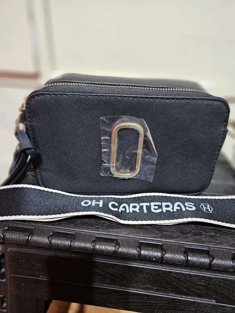Bandolera negra con correa ajustable Oh Carteras - 1