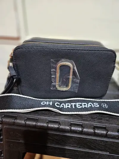 Bandolera negra con correa ajustable Oh Carteras - miniatura 1