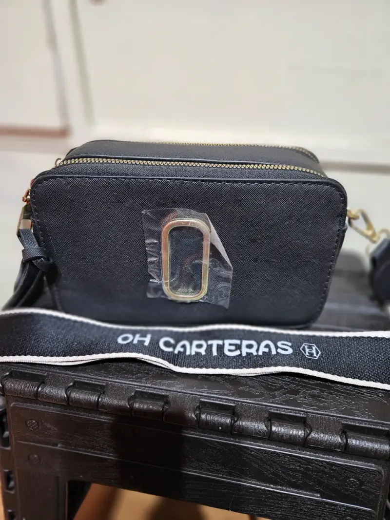 Bandolera negra con correa ajustable Oh Carteras - 2
