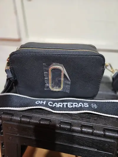 Bandolera negra con correa ajustable Oh Carteras - miniatura 2