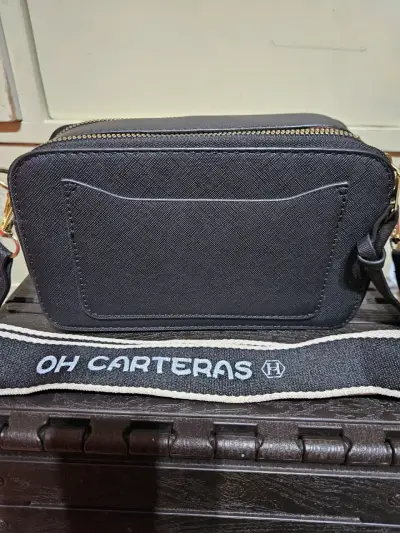 Bandolera negra con correa ajustable Oh Carteras - miniatura 4
