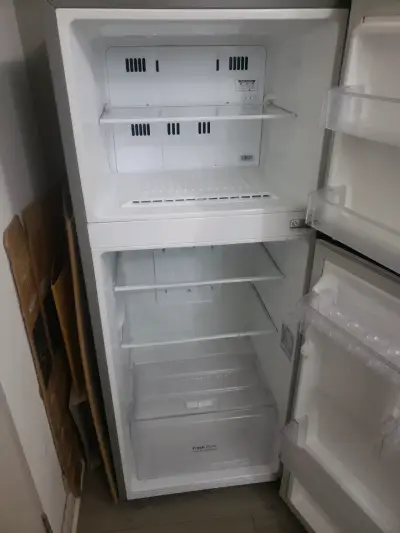 Refrigerador LG Inverter de Acero Inoxidable - miniatura 2
