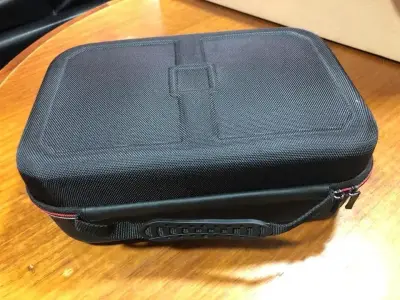 Estuche rígido negro para Nintendo switch. - miniatura 1