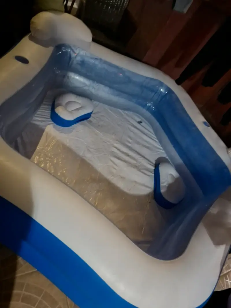 Piscina inflable familiar con asientos - 1