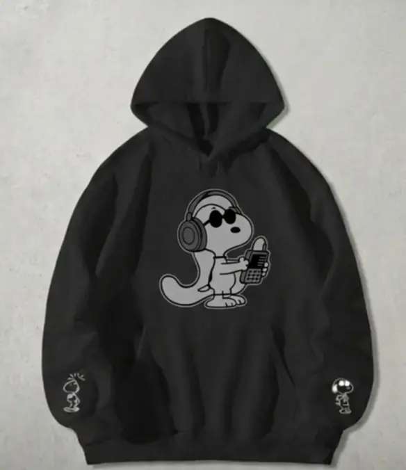 Polerón con capucha negro diseño gráfico - 1