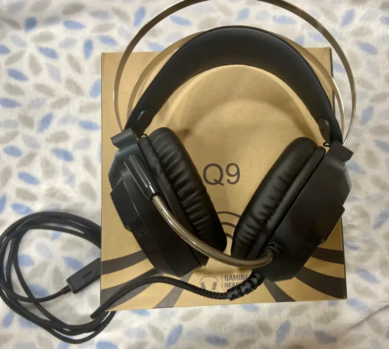 Audífonos gaming Q9 con micrófono y cable trenzado