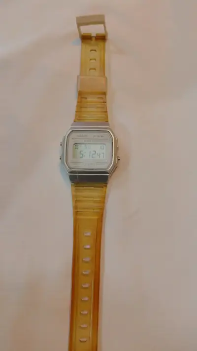 Reloj digital Casio F-91W resistente al agua - miniatura 2