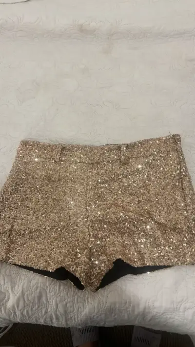 Shorts dorados con lentejuelas talla L - miniatura 1