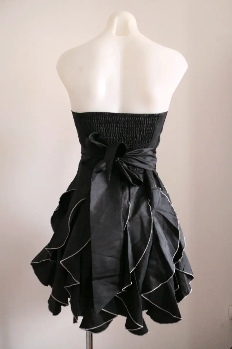 Vestido negro strapless - 2