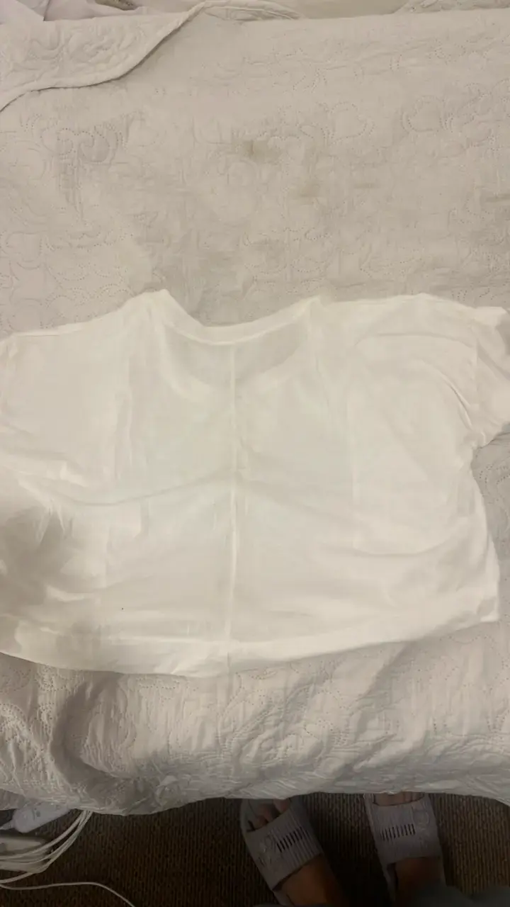 Polera corta blanca con cierre frontal - 2