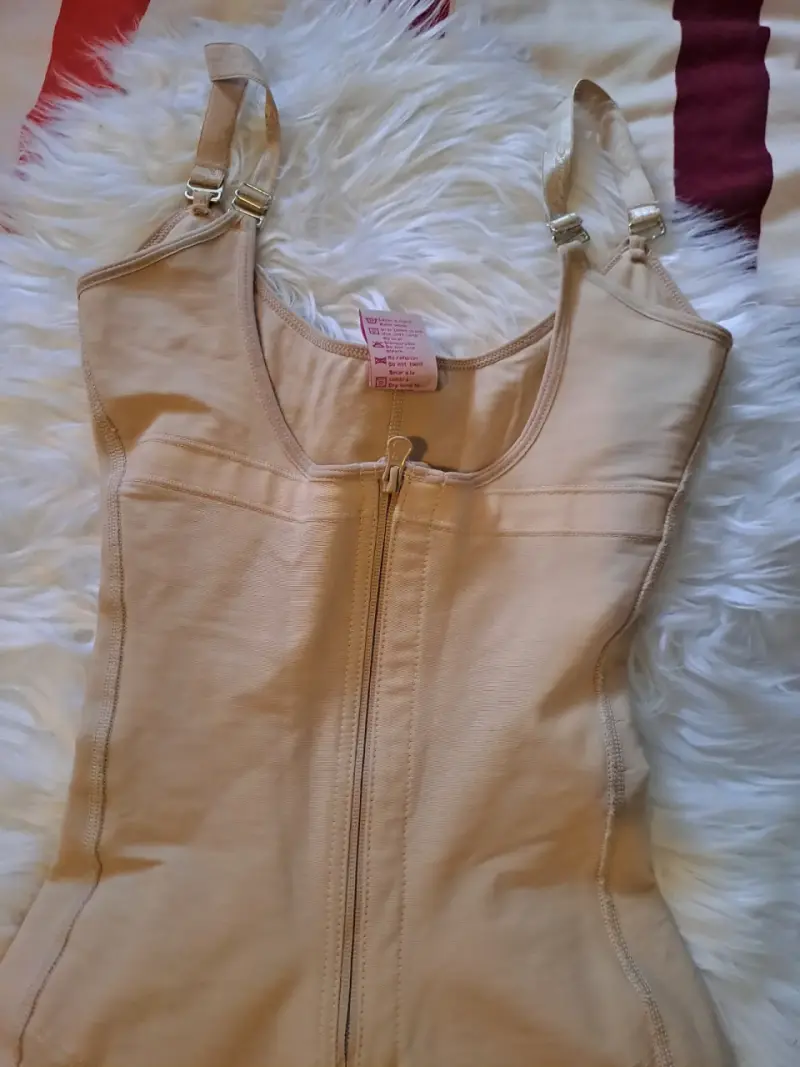 Faja reductora Salome color beige con cierre - 4