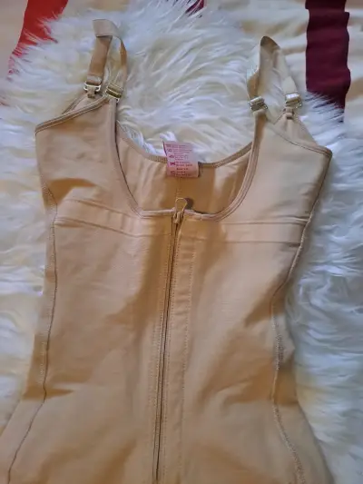 Faja reductora Salome color beige con cierre - miniatura 4