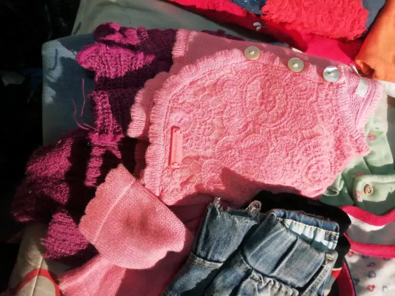 Conjunto de ropa para bebé en lana rosada