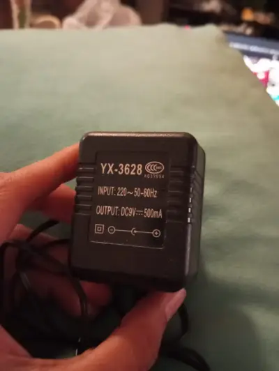 Transformador / Adaptador de Corriente 9V 500mA (0 - miniatura 1