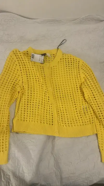 Cardigan amarillo de punto calado para mujer - miniatura 1