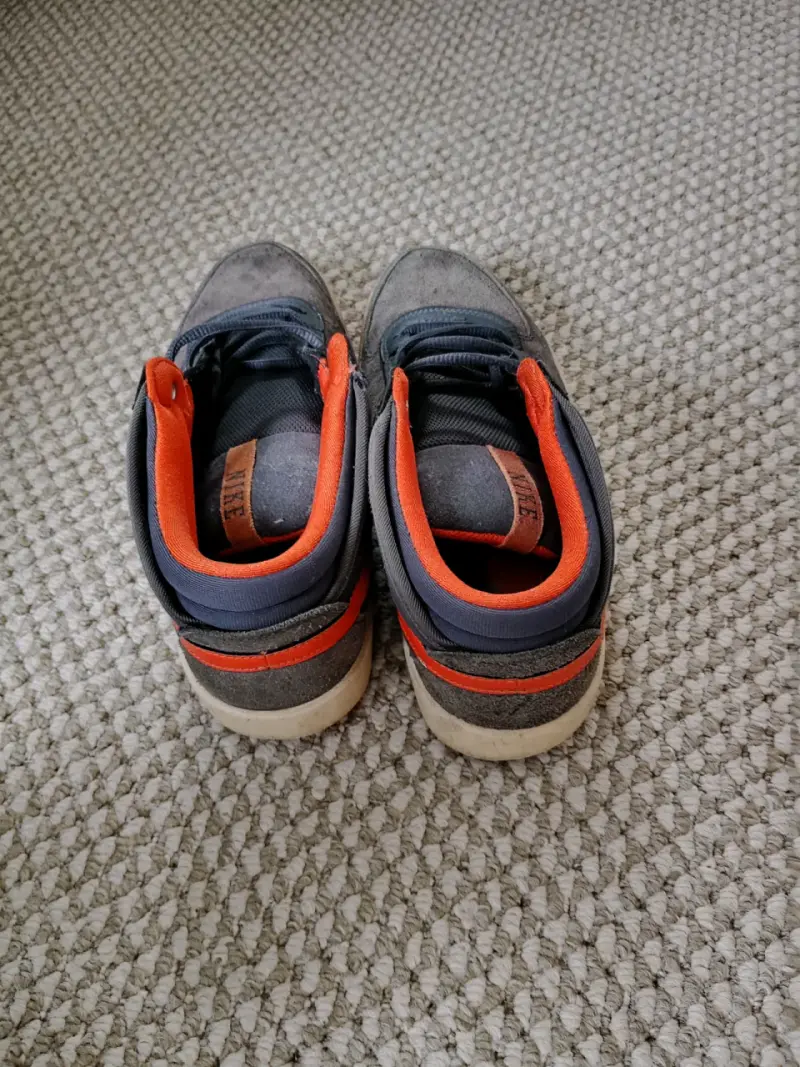 Zapatillas Nike altas gris y naranja - 2