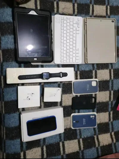 Set de iPad con teclado y accesorios Apple - miniatura 1