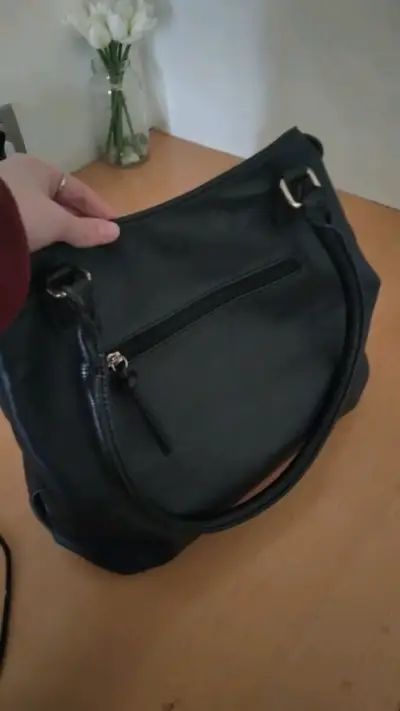 Bolso negro de cuero Secret con cierre - miniatura 3
