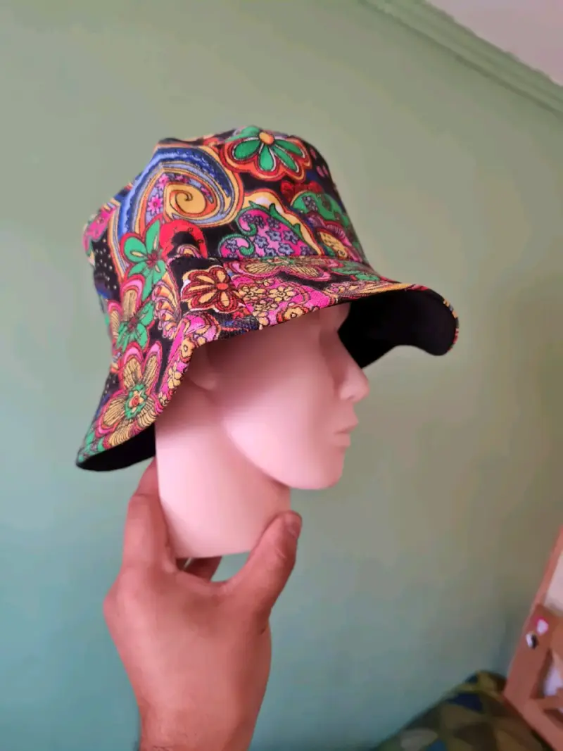 Sombrero estilo boina con diseño psicodélico - 2