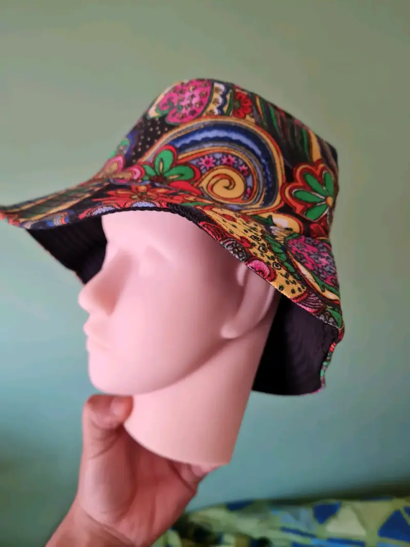 Sombrero estilo boina con diseño psicodélico - 3